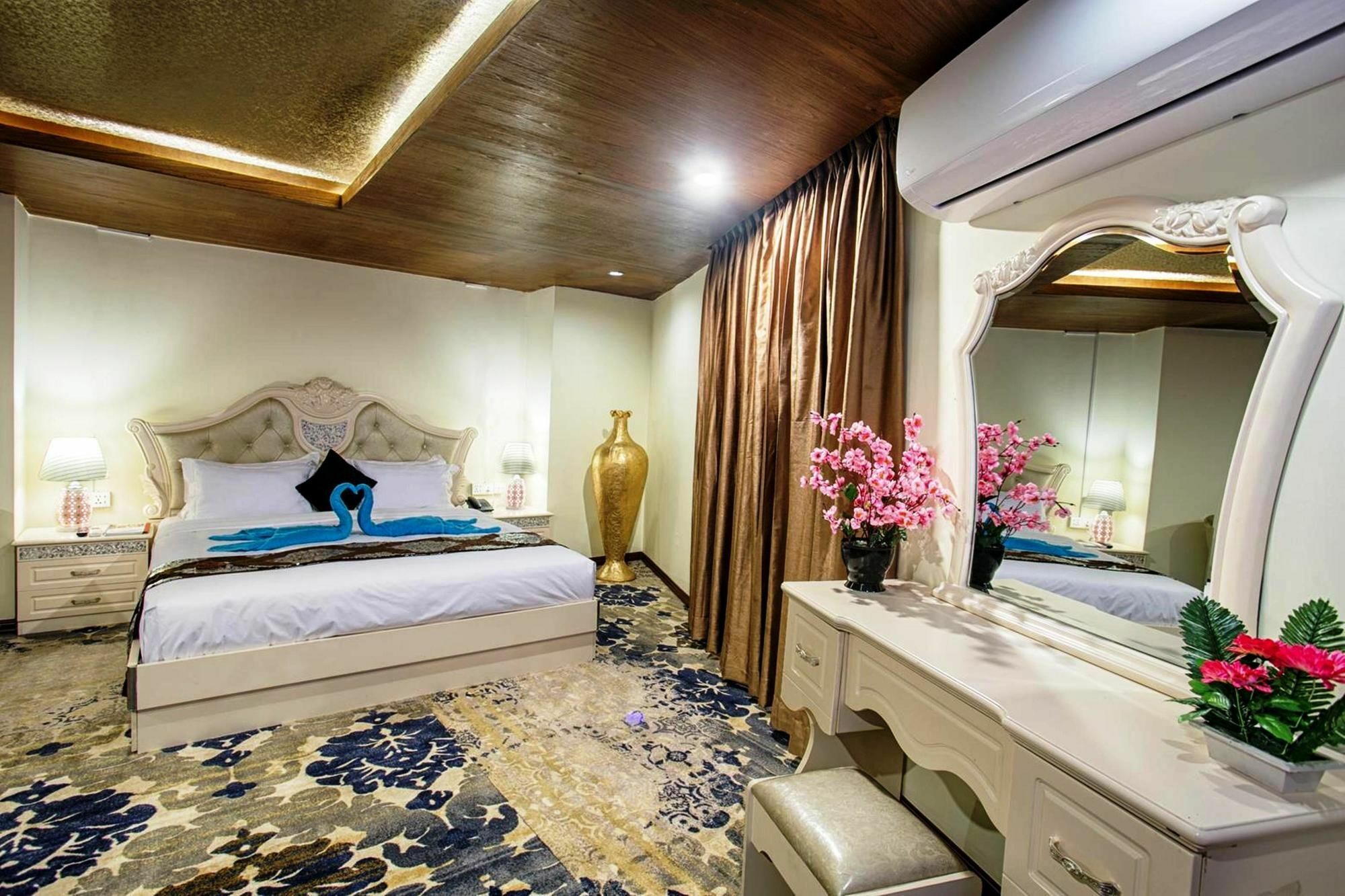 Hotel Noorjahan Grand Σιλέτ Εξωτερικό φωτογραφία